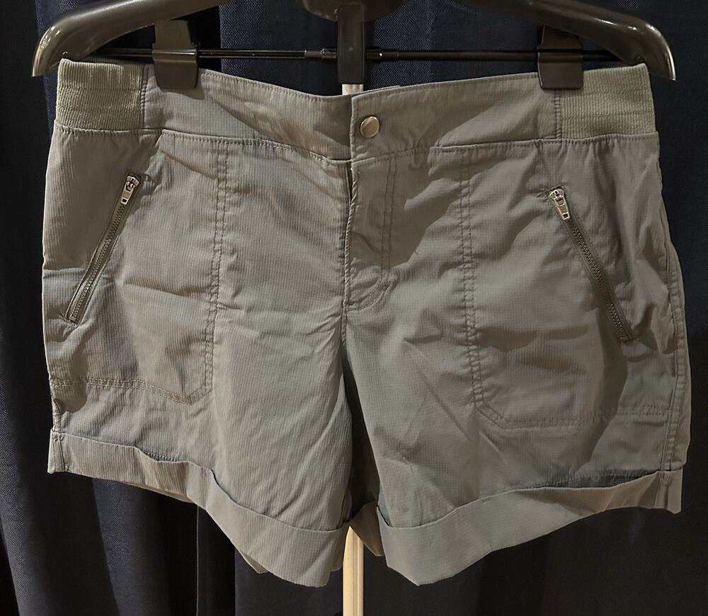 Te Verde Army Green Shorts Women's size L